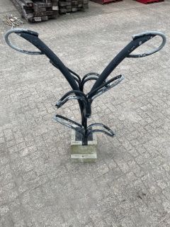 VelopA TuliP Fietsenrek tweezijdig met betonpoer 7881 Tuin, Terras & Fietsenstalling