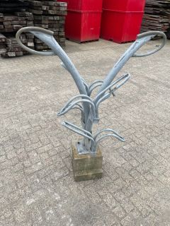 VelopA TuliP Fietsenrek tweezijdig met betonpoer 7882 Tuin, Terras & Fietsenstalling