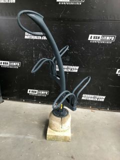 VelopA TuliP Fietsenrek tweezijdig met betonpoer - fietsen FR-TU-2-1 Tuin, Terras & Fietsenstalling